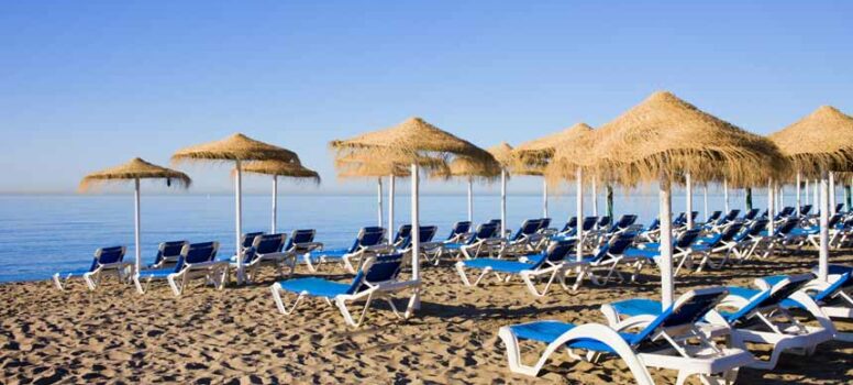 Sunbeds-in-Bounty-beach-Marbella